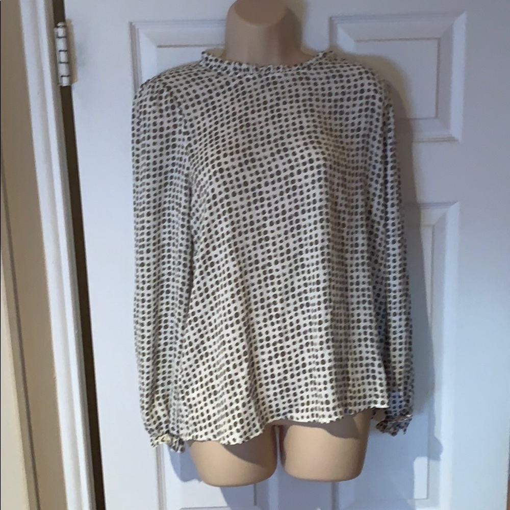 Loft Dotted Ruffle Button Back Top M